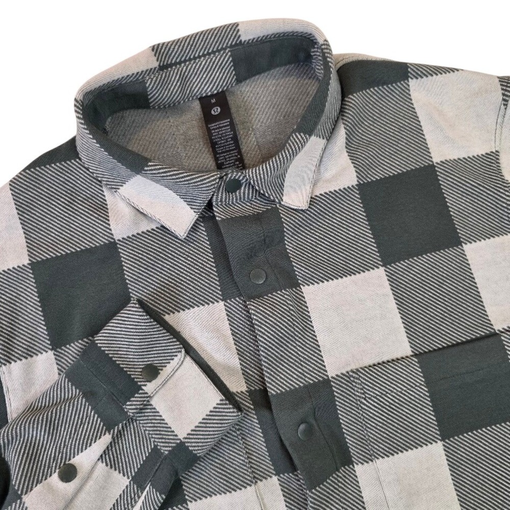 Lululemon Men's M Soft Knit Overshirt Green Buffalo Plaid LM3FELS Long Sleeve